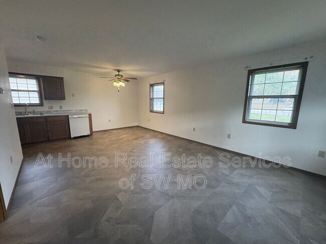 Building Photo - 907-A S Fort Ave