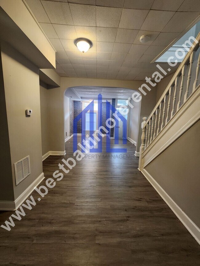 Foto del edificio - Spacious 3 Bedroom in East Baltimore