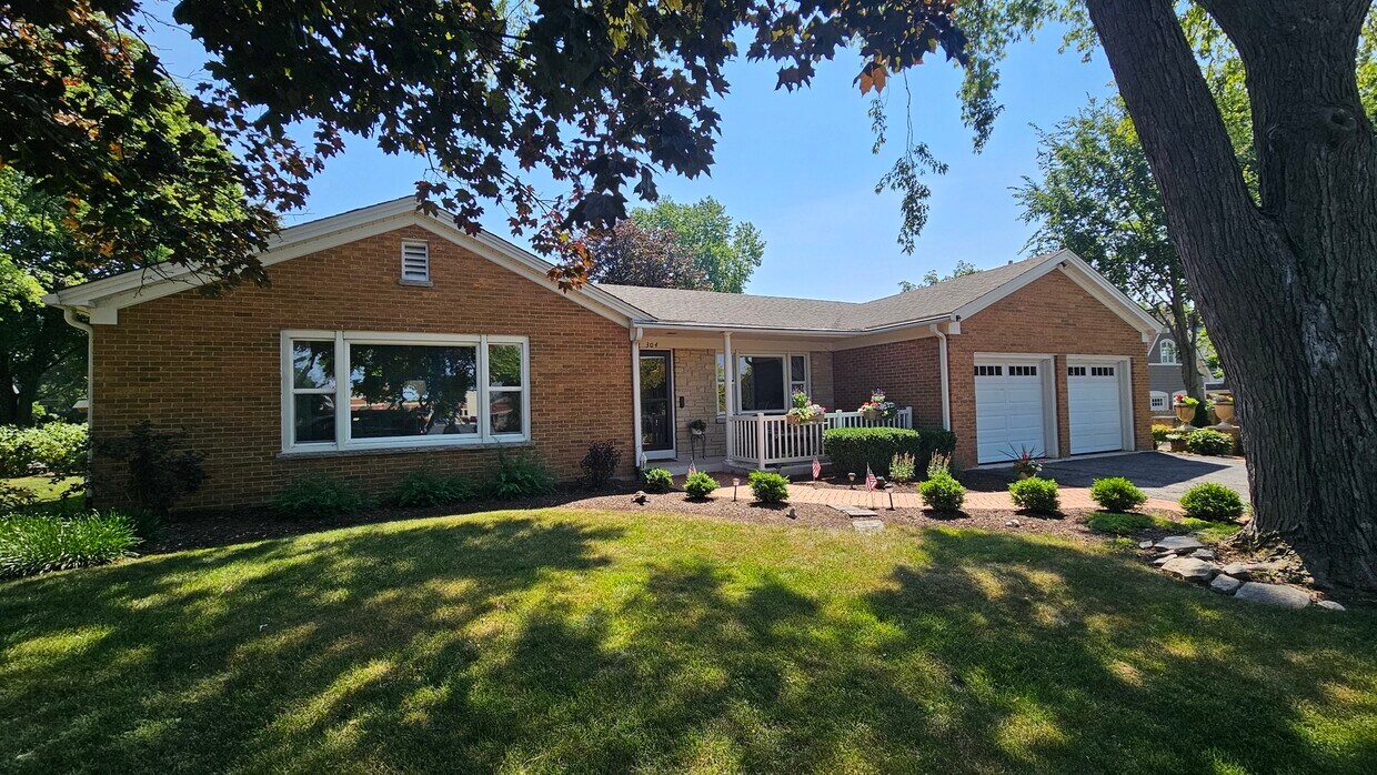 Foto principal - 304 S Loomis St