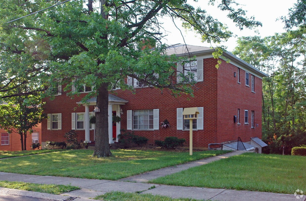 Primary Photo - 40 Hollywoods Dr