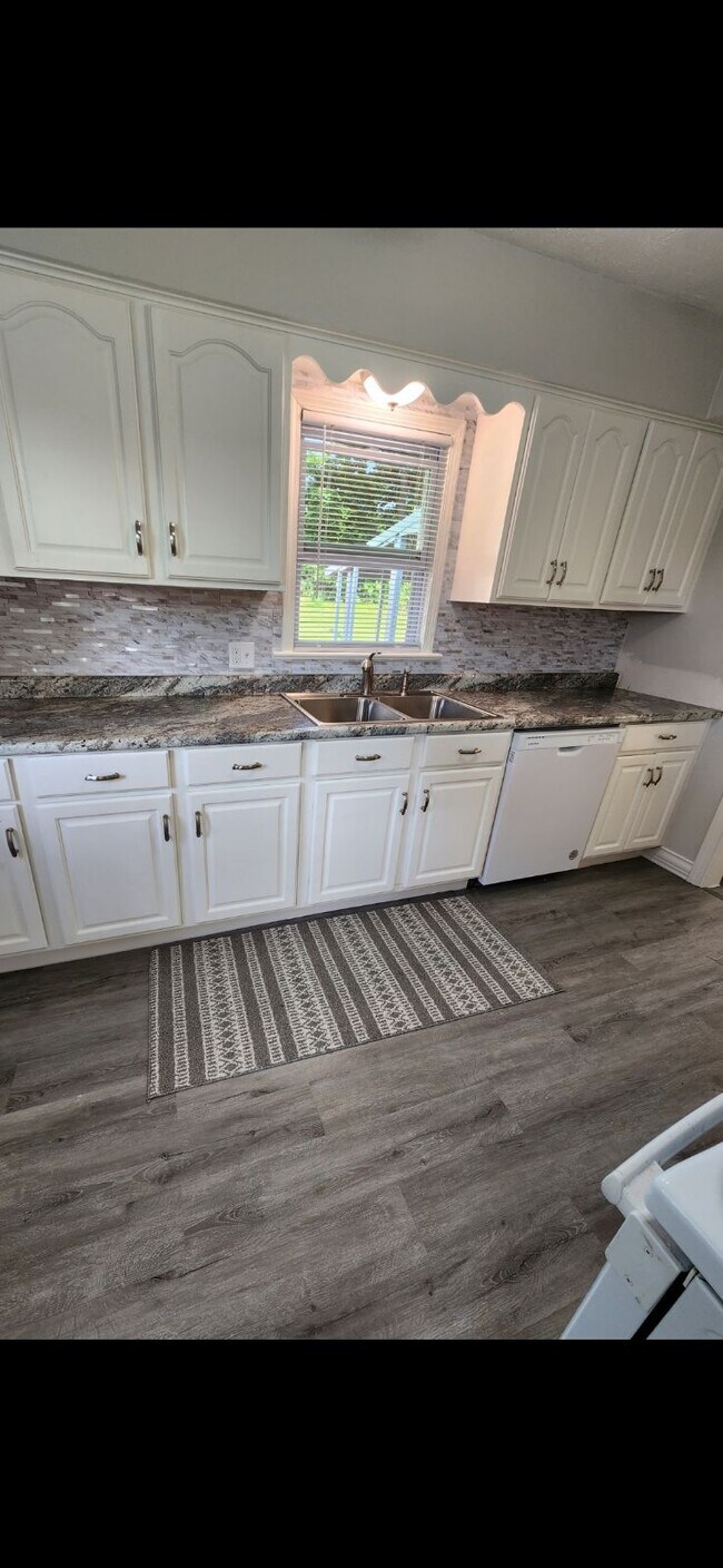 Kitchen - 2217 Stone St