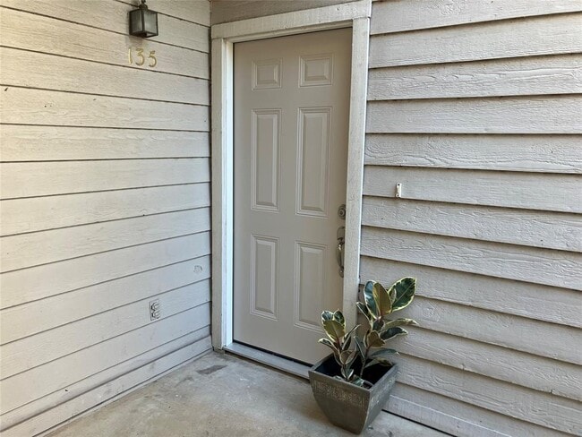 Building Photo - 3839 Dry Creek Dr