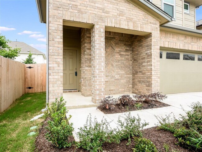 Foto del edificio - 3200 College Park Dr