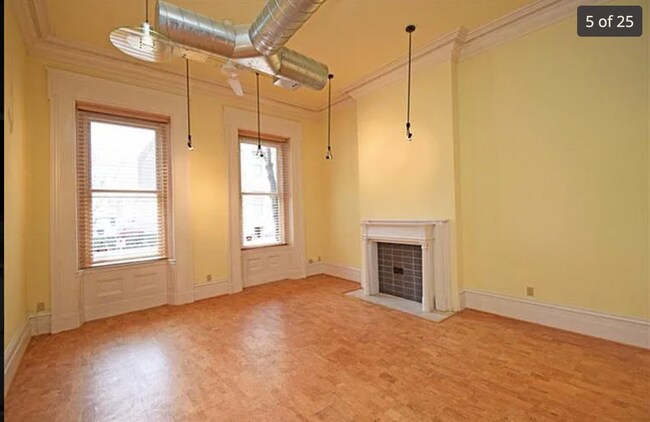 Front Room - 125 W 9th St