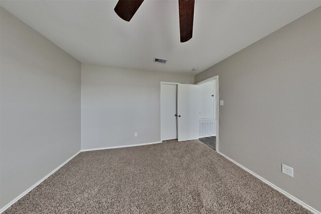 Building Photo - 20911 Hazy Bluff Ct