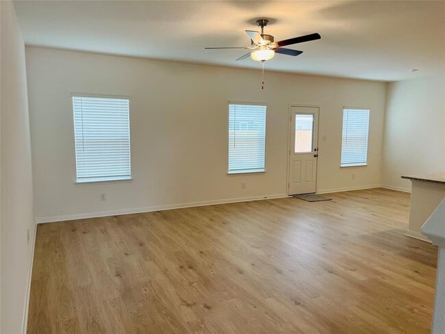 Foto del edificio - 253 Fairlawn Wy