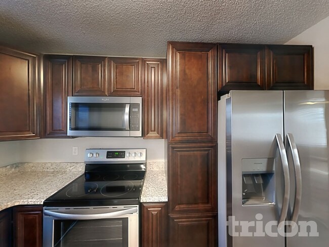 Foto del edificio - 404 Remington Ct
