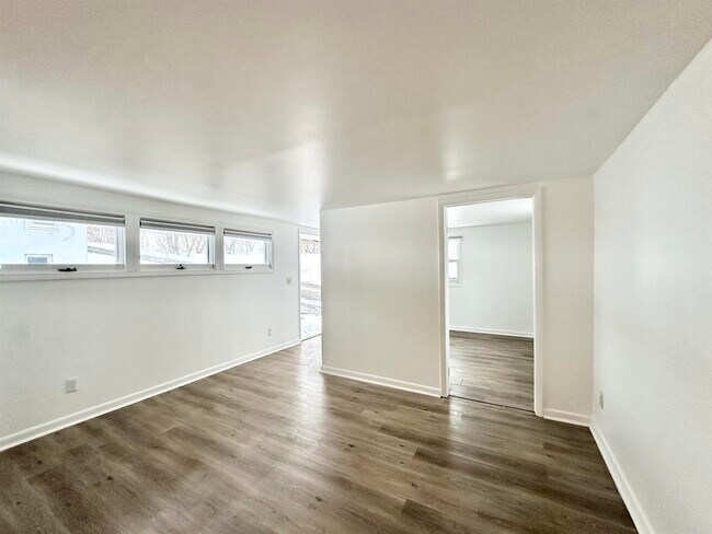 Foto del edificio - 1261 NY Route 7-16