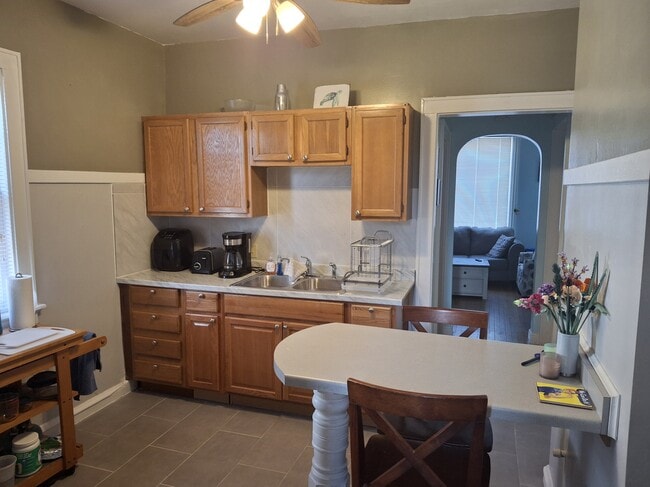 Kitchen - 3257 N Newhall St