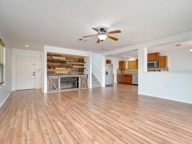Foto del edificio - 6705 Crosne St
