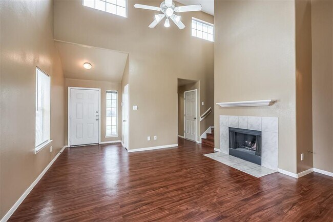 Building Photo - 1402 Heathcote Ln