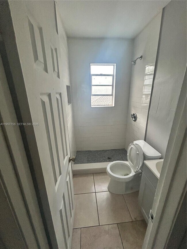 Foto del edificio - 1720 NW 1st Pl