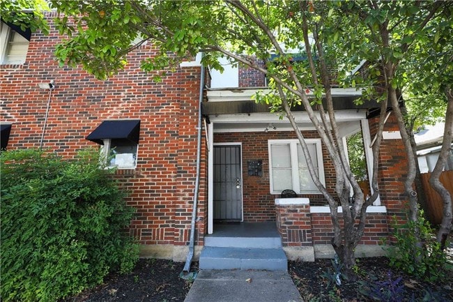 Building Photo - 1411 6th Ave