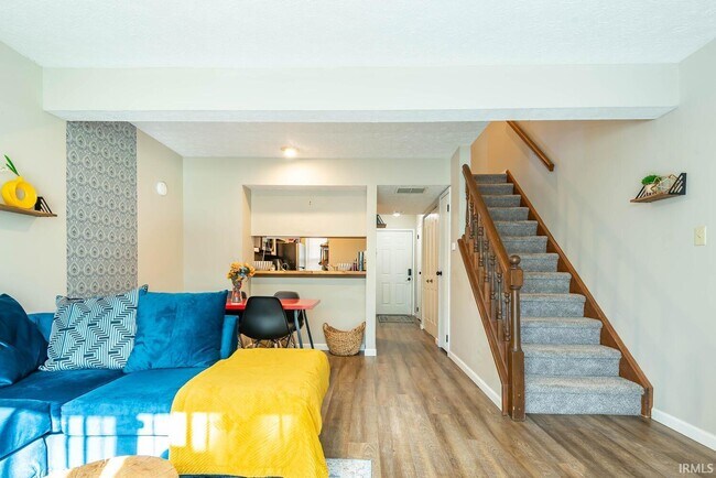 Foto del edificio - 2457 S Burberry Ln