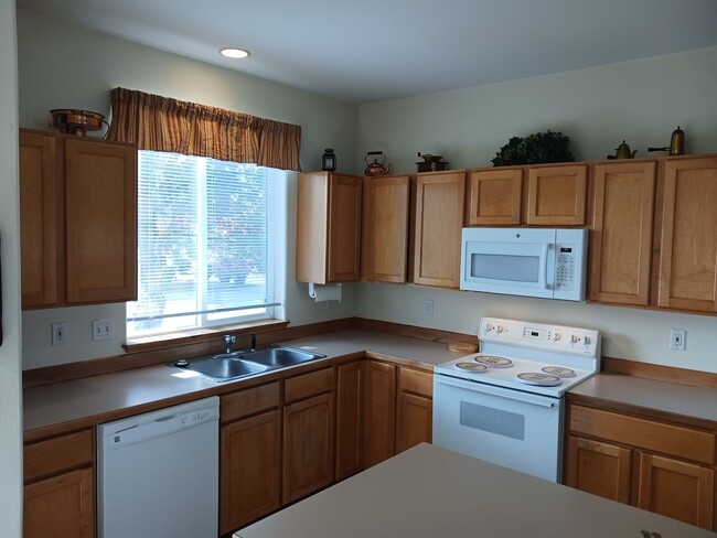 Foto del edificio - 2 Bedroom, 2 1/2 Bath Townhome