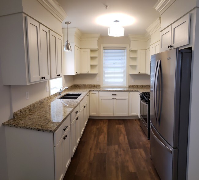 kitchen - 4404 Nicollet Ave