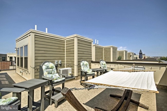 Building Photo - 1630 Rampart Mews