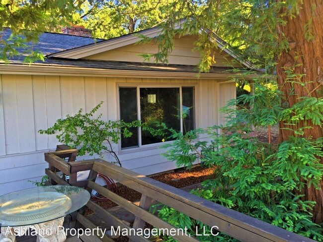 Building Photo - 4 br, 2 bath House - 436 Monte Vista Dr