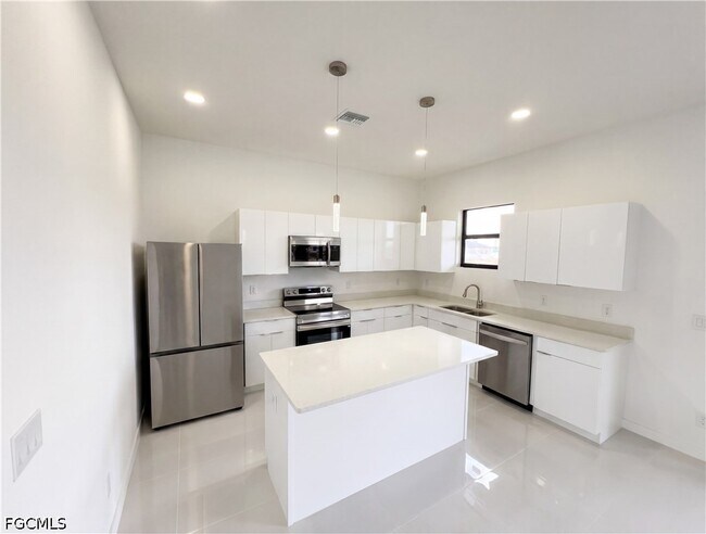 Foto del edificio - 4402 NW 34th Terrace