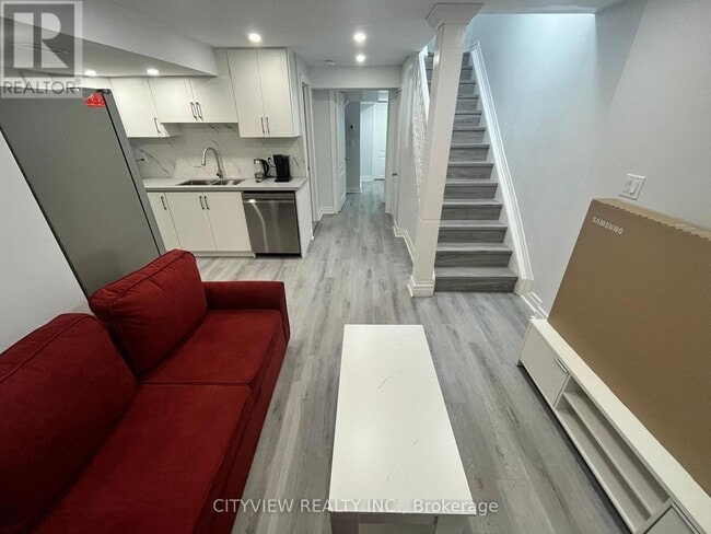 Building Photo - 3432 Fountain Park Ave