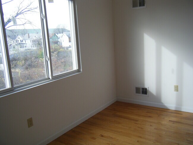 Bedroom 1 - 124 Harbor Rd