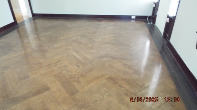 Foto del edificio - 1427 Schley Ave