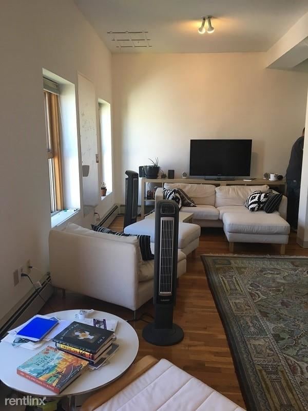 Building Photo - 1 br, 1 bath Apartment - 238 Columbia St # 3N