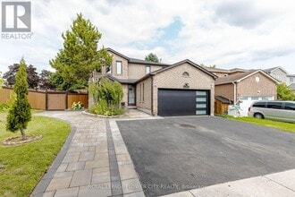 Building Photo - 1530 Somergrove Crescent