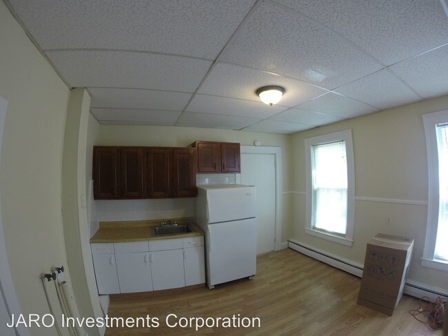 Building Photo - 24 Douglas St