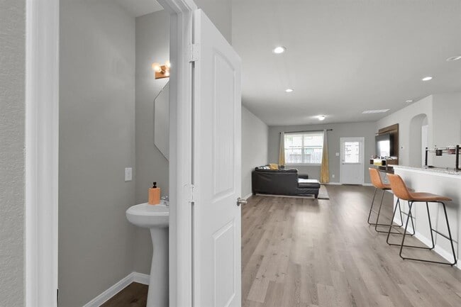 Building Photo - 2267 Raider Dr