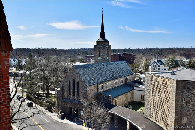 Building Photo - 22 Sagamore Rd