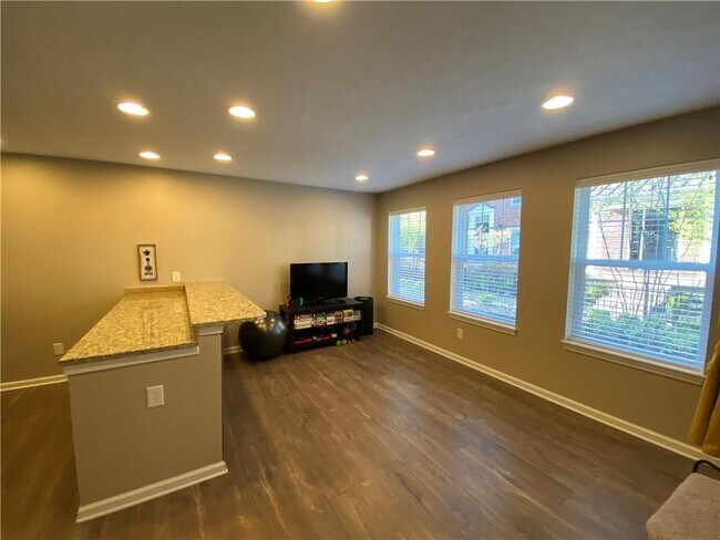 Foto del edificio - 9476 Oakley Dr