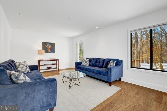 Foto del edificio - 9982 Blackberry Ln