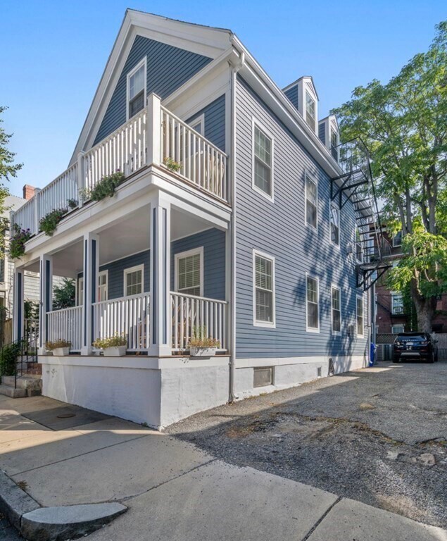 Building Photo - 59 Chestnut St