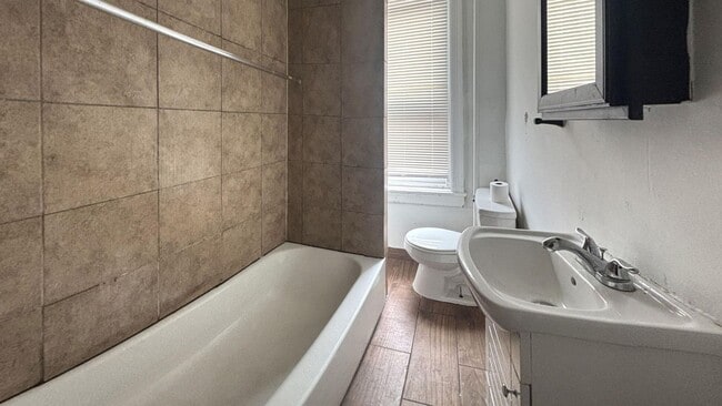 Foto del edificio - Classic Philly Charm: Updated 3-Bed Rowhome