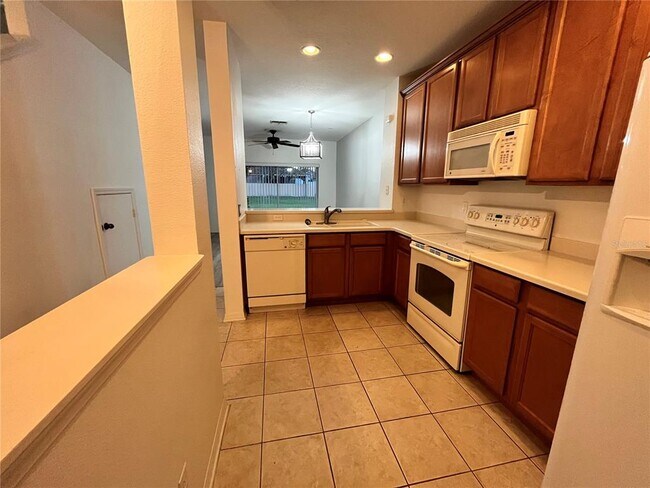 Building Photo - 10410 Manderley Way