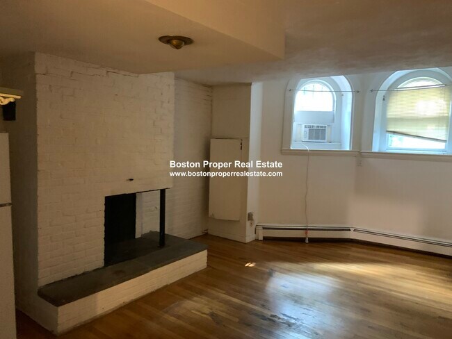 Building Photo - 9 Marlborough St