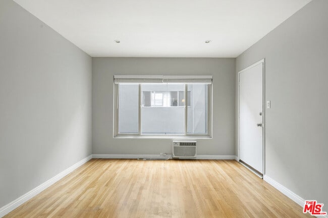 Foto del edificio - 925 N Curson Ave