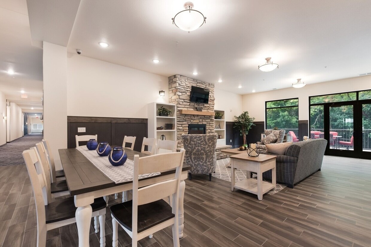 Primary Photo - Lake Ridge Apartments