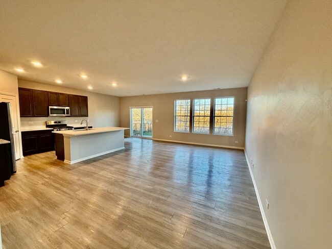 Foto del edificio - 1327 Draper Rd