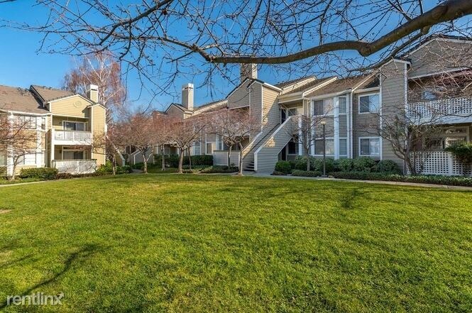 Primary Photo - 1 br, 1 bath Condo - 964 Lake Isabella Way