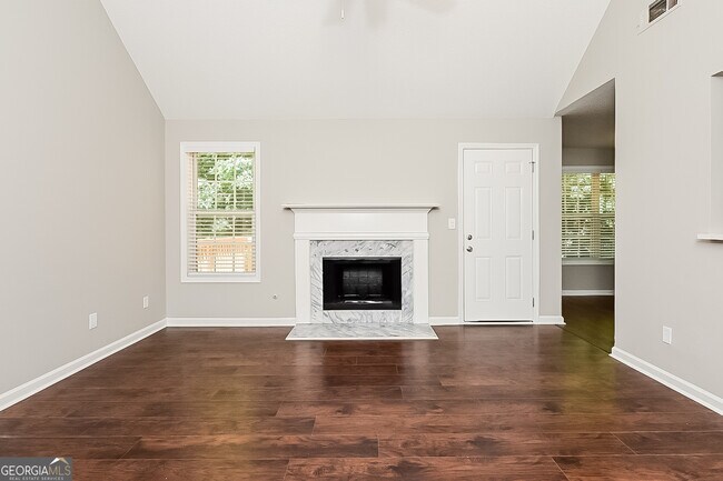 Building Photo - 1333 Vine Cir