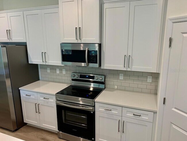 Foto del edificio - 21475 Seaton Ave