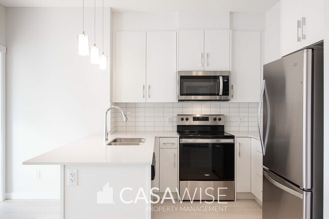 Building Photo - 812-812 Welsh Dr S W