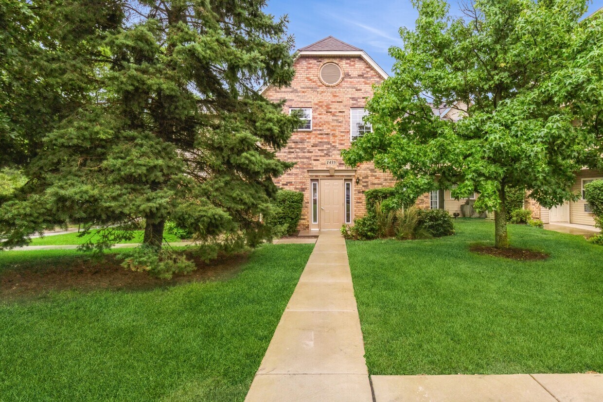 Primary Photo - 1435 Spring Brook Ct
