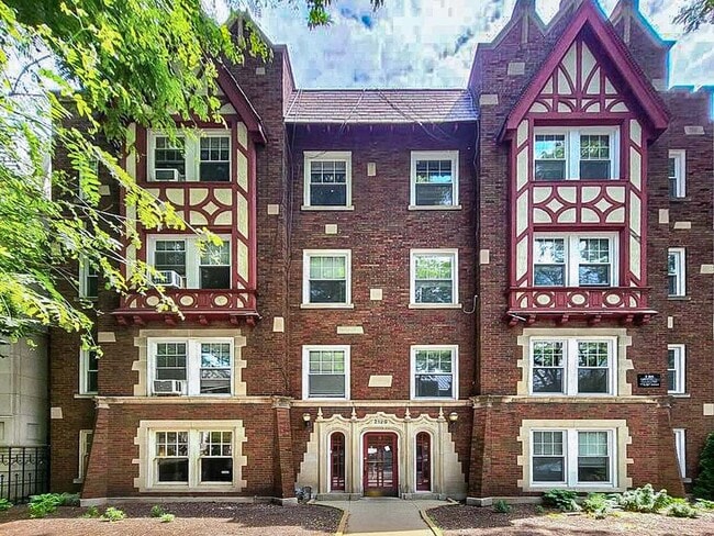 Building Photo - 2129 N Dayton St