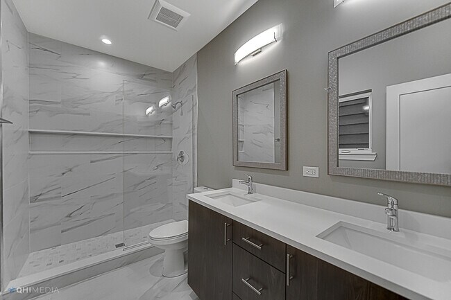 Foto del edificio - 1734 W 21st St