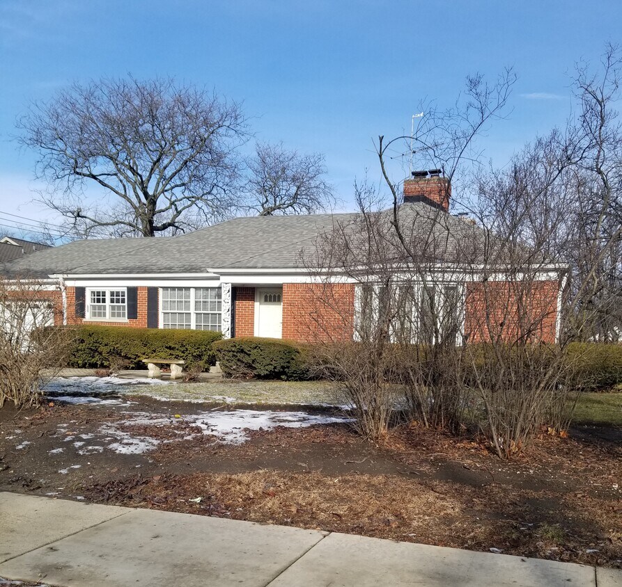 1600 Glenview Rd, Glenview, IL 60025 House Rental in Glenview, IL