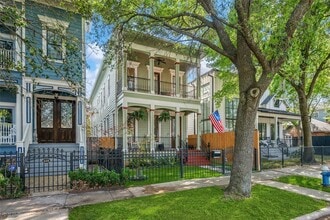 Building Photo - 626 E 12th St