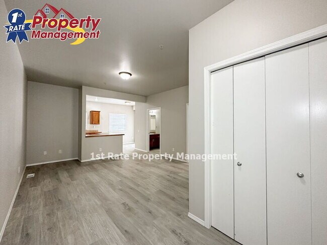 Foto del edificio - 898 N Bluffwood Ln